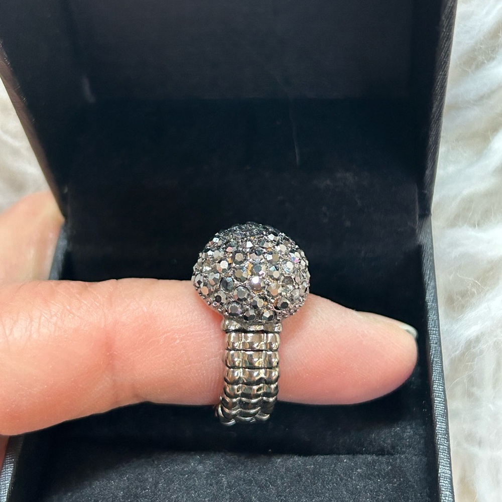 Statement Ring - Picture 2 of 7